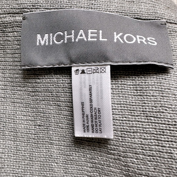 Micheal Kors Grey Beanie. Size OS - Picture 2 of 3